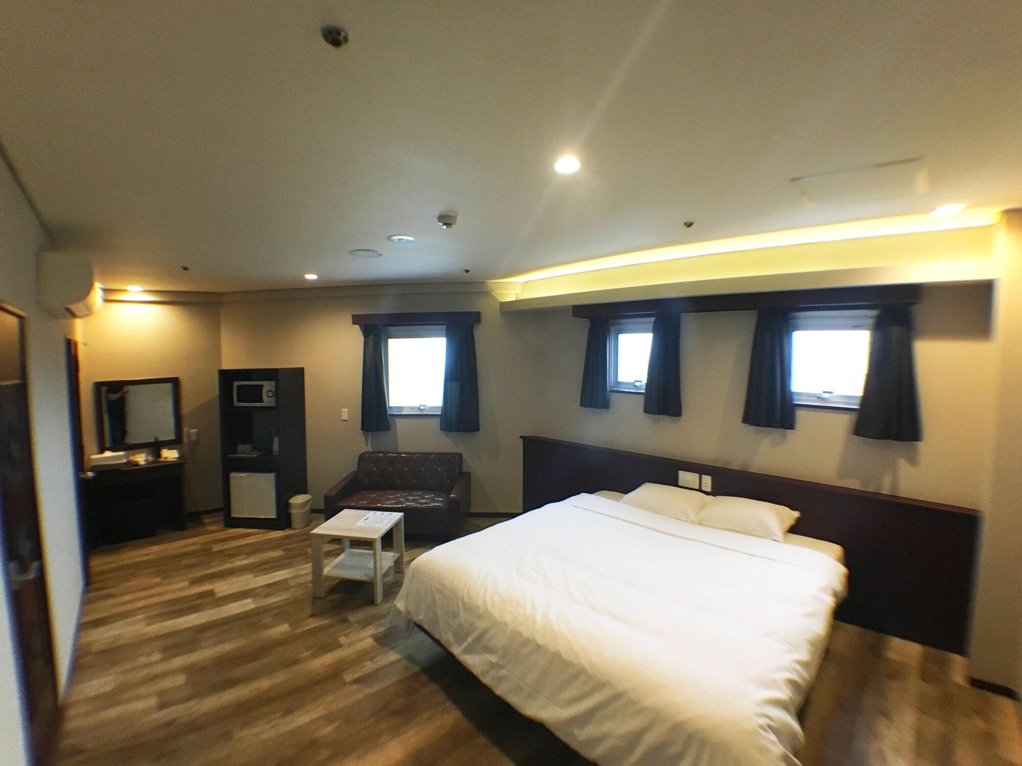 Rycom Crystal Hotel Okinawa Exterior foto
